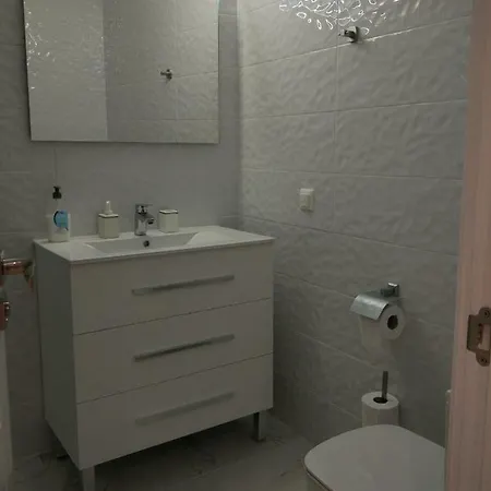 Cristianos Modern Apartmán *